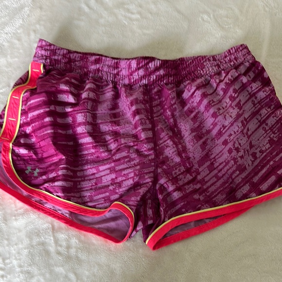 LG Pants - Under Armour Pink and Yellow Athletic Shorts Lightweight Stretchy Design